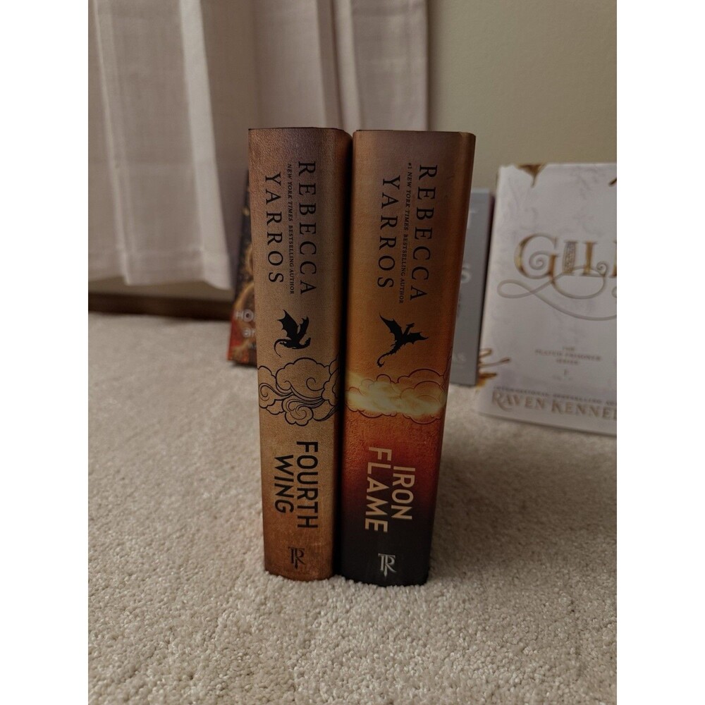 Rebecca Yarros Fourth Wing & Iron Flame Hardcover Fantasy Novel Set (English)